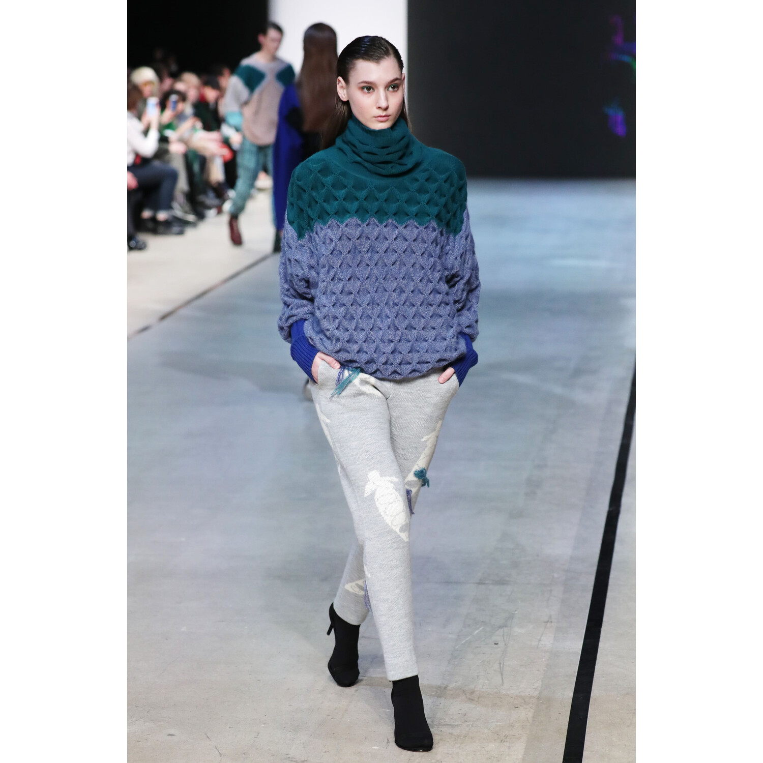 Фото Ksenia Seraya x Mad Daisy Moscow Fall 2019 Ready-to-Wear / Ксения Серая осень-зима 2019 / Неделя моды: Москва